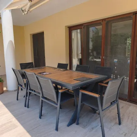 Sanda Villa *